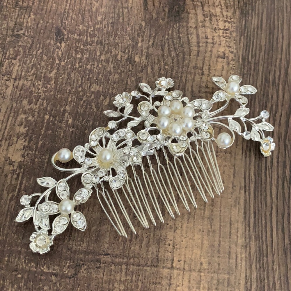 Hair accessory, silver diamonds and pearls